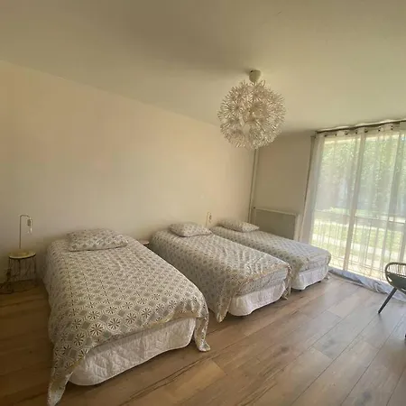 Grand 7 Couchages, 1 Place De Parking. Apartment Saint-Priest (Rhone)