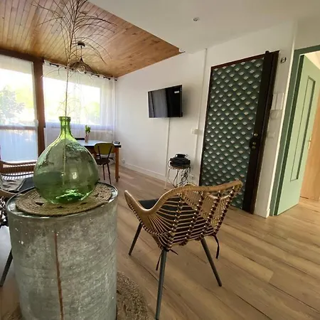 Grand 7 Couchages, 1 Place De Parking. Apartment Saint-Priest (Rhone)